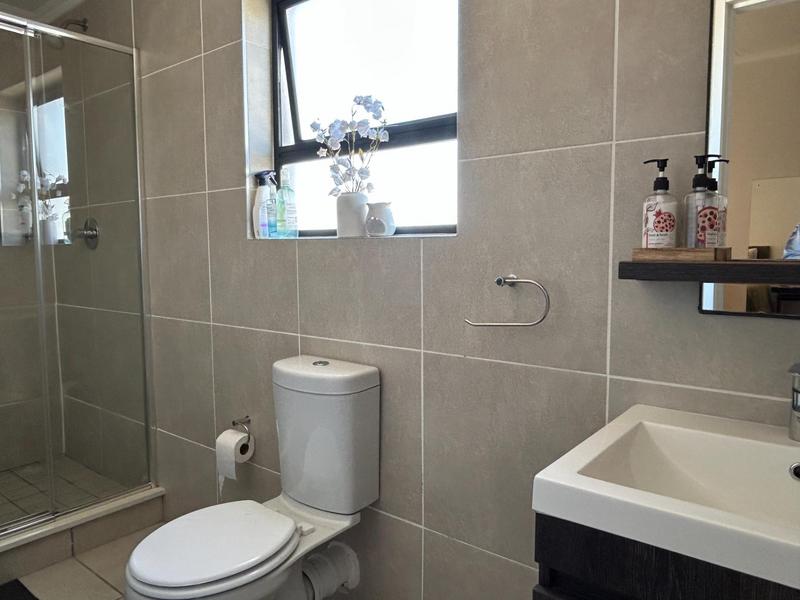 To Let 1 Bedroom Property for Rent in Sandown Western Cape